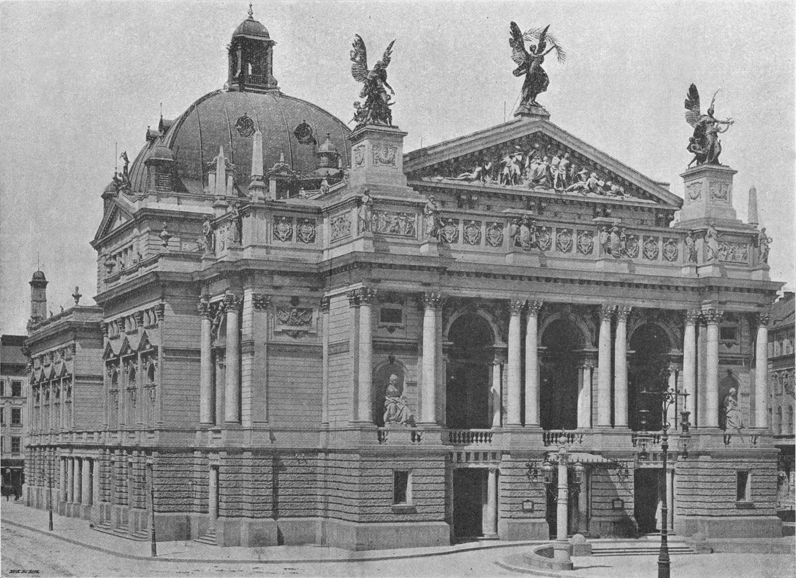 Stadttheater Lemberg (Teatr Miejski we Lwowie), um 1904.